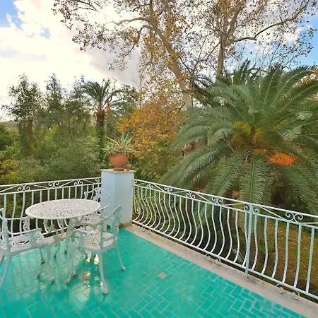 Charming Front Sea Apartment Ischia