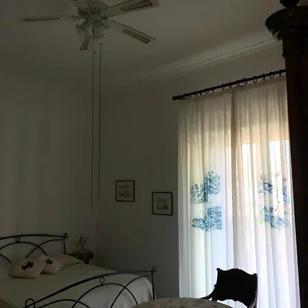 Charming Front Sea Apartment Ischia