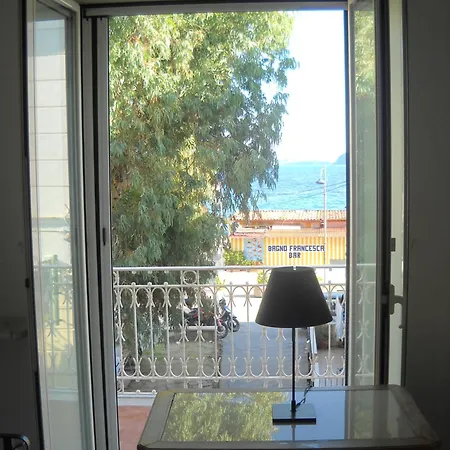Charming Front Sea Apartment